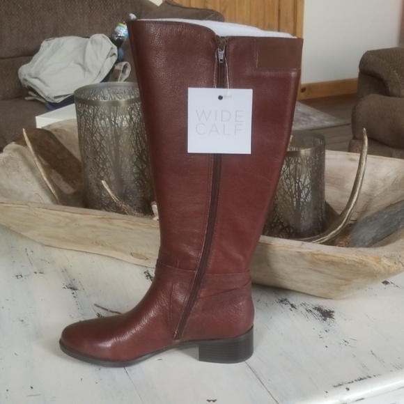 Boots - Picture 2 of 3